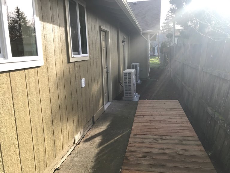 Duplex for sale in Springfield Oregon