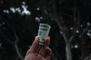 Should I sell my Raleigh home myself?